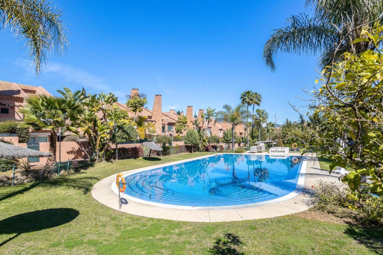 Oleholidays Adosado Mediterraneo Los Monteros 100 M Playa Marbella Exterior photo