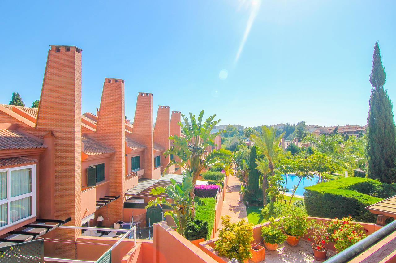 Oleholidays Adosado Mediterraneo Los Monteros 100 M Playa Marbella Exterior photo