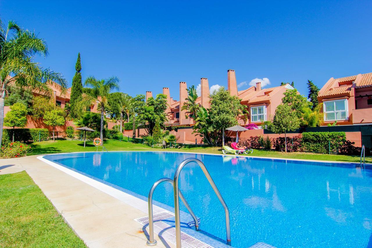 Oleholidays Adosado Mediterraneo Los Monteros 100 M Playa Marbella Exterior photo